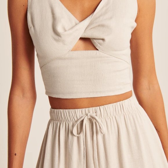 Abercrombie & Fitch Cream Twist Front Top - Picture 3 of 6